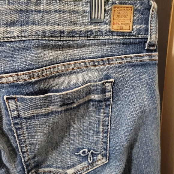 Vintage Low-Rise Guess Jeans - Picture 4 of 5